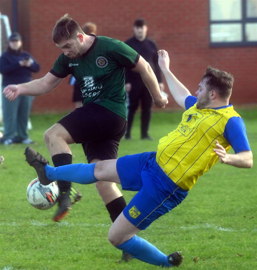 Marshland Saints Reserves (Green) v Gayton United (Yellow)