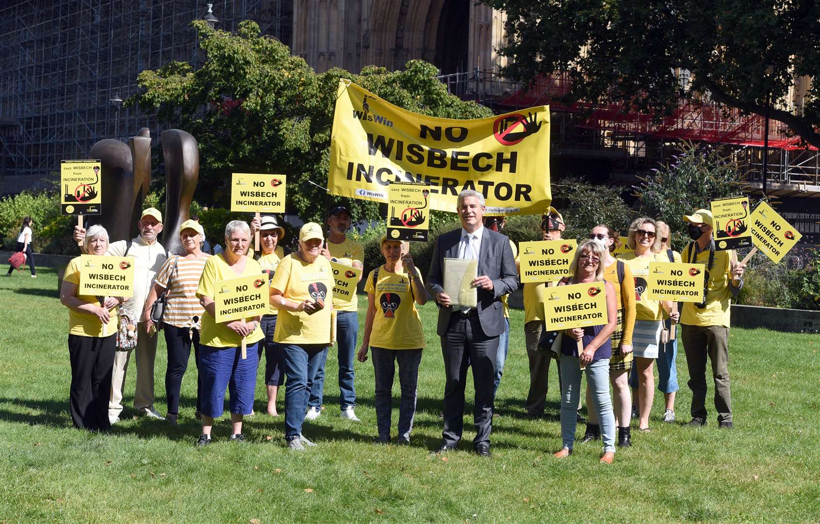 WisWin protesters at Parliament to meet Steve Barclay to present him with a petition regarding the Wisbech Incinerator. (58759664)