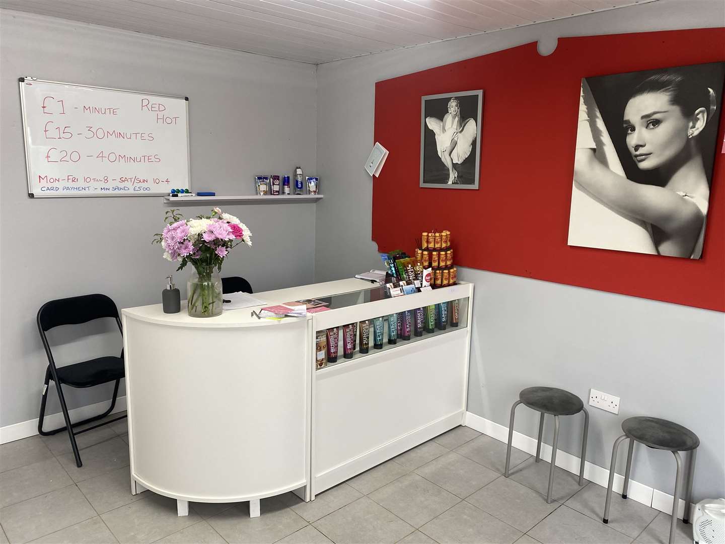 New tanning studio