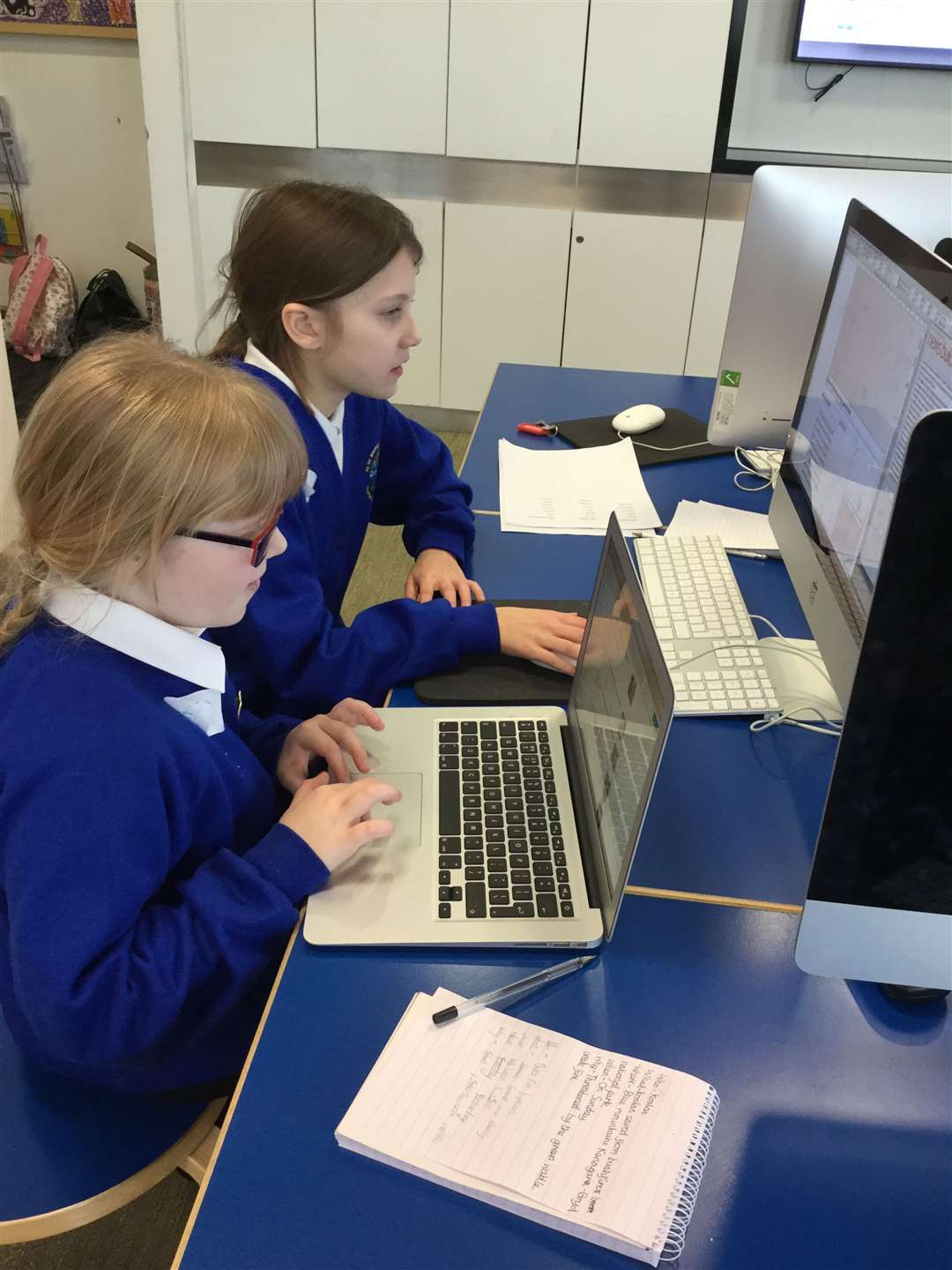 Pupils used what they learnt during the visit to write their own articles. (26824181)