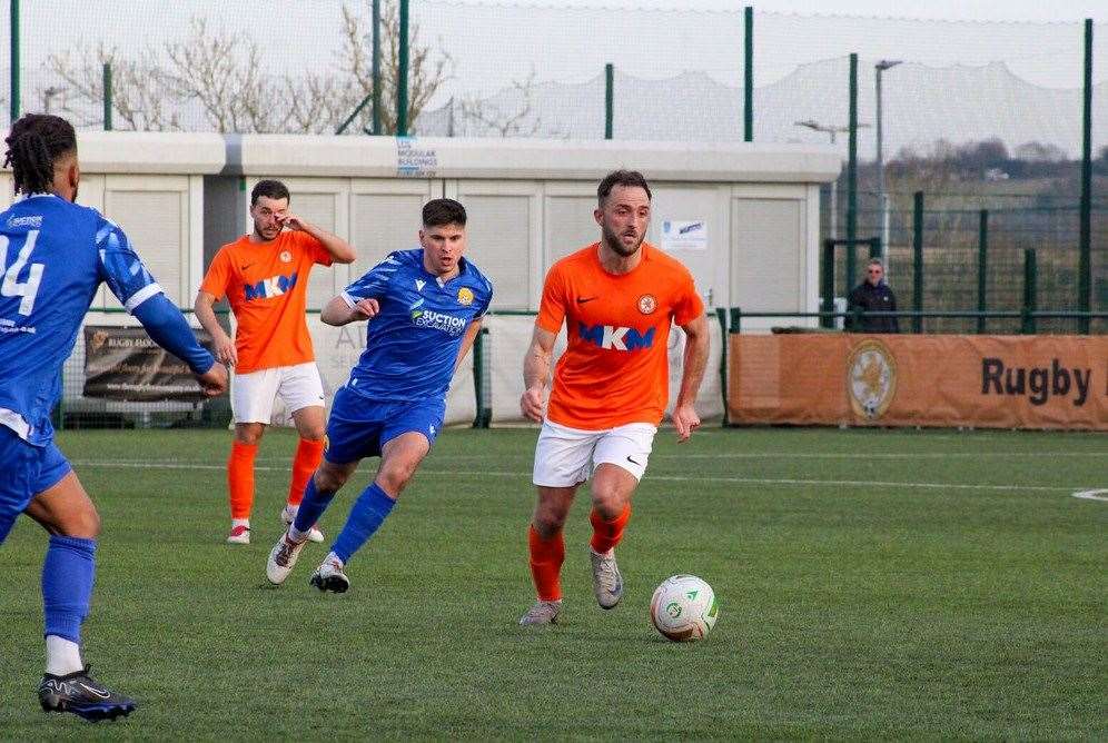 Sam Green tracks an opponent. Picture: Amber Kent