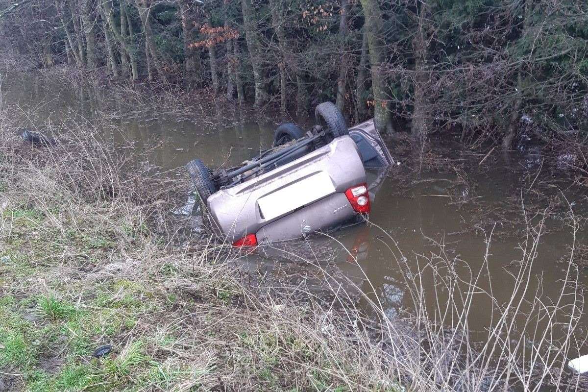 The driver has been taken to hospital with a suspected serious, but not life threatening injury. (44318299)