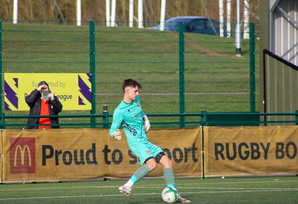Keeper Jonah Gill. Picture: Amber Kent