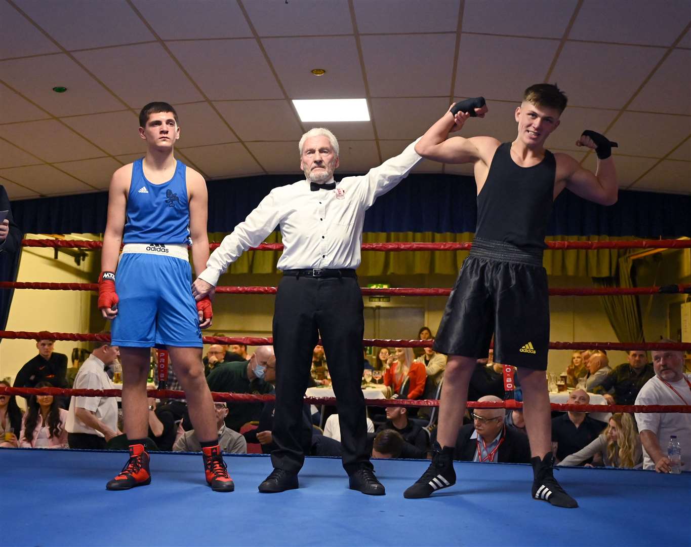 March Boxing Club evening of boxing..Harley Burrows (red) v Tyler Stapley (blue). (55848595)