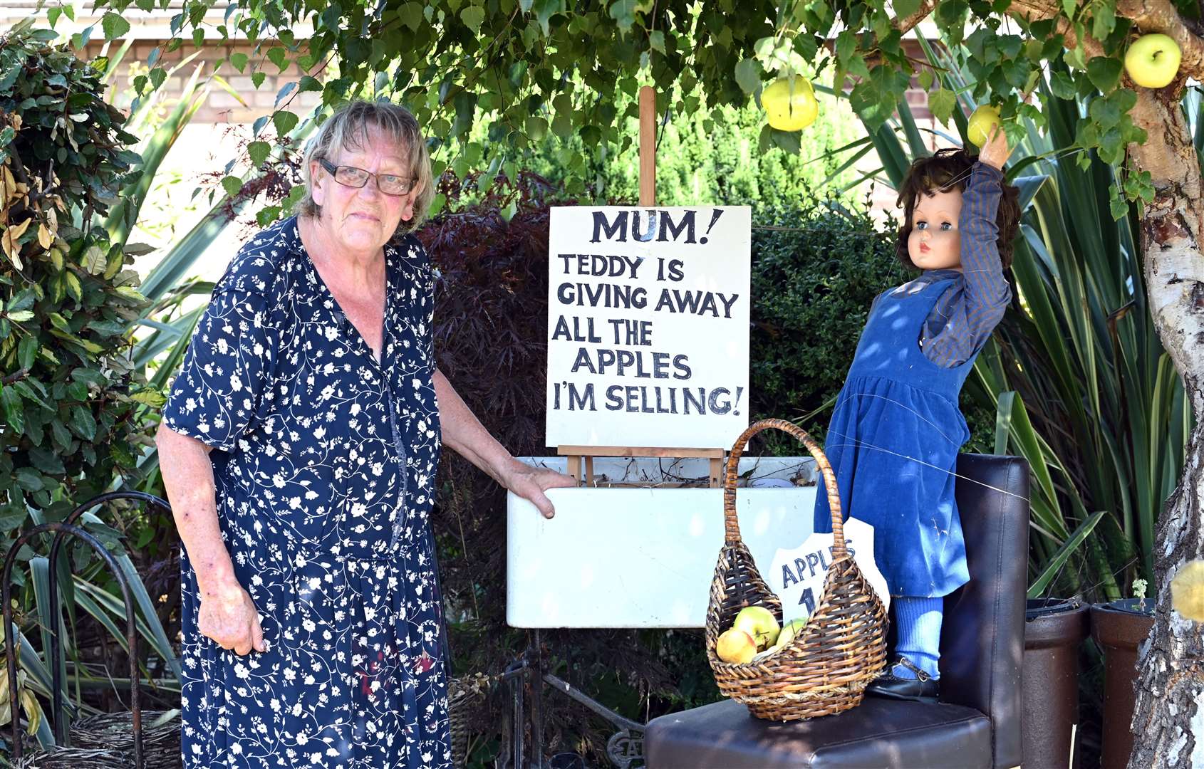 Emneth Scarecrow festival....Jan Oliver. (58626674)