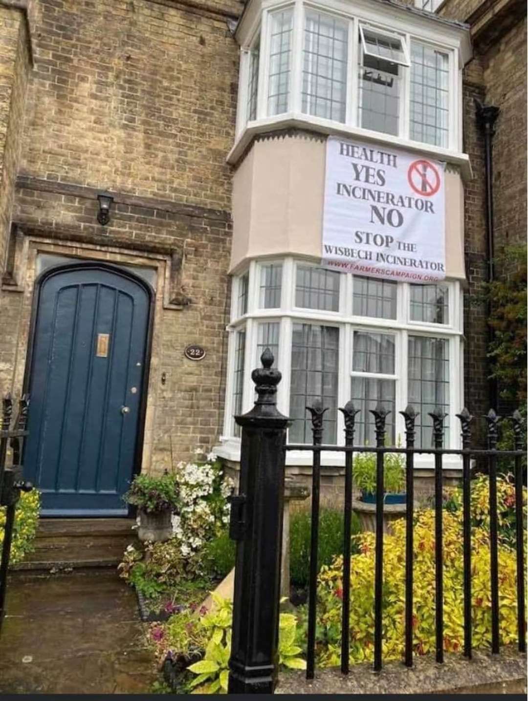 Posters and giant signs opposing the incinerator have gone up around wisbech (47845545)