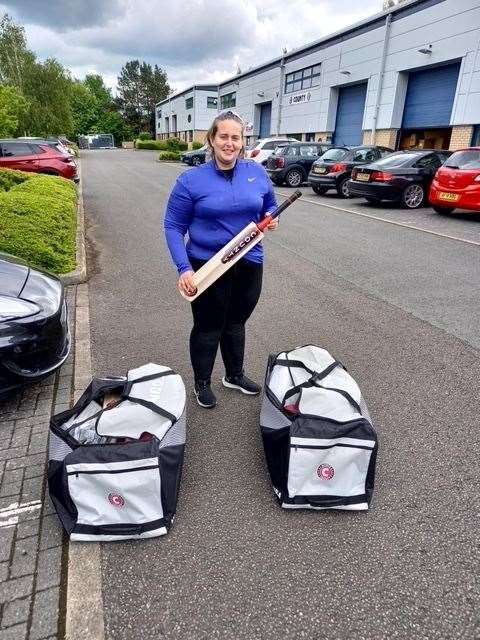 March Marvels captain Lois Hopkin collecting two new kit bags from Hunts County Bats (59585080)