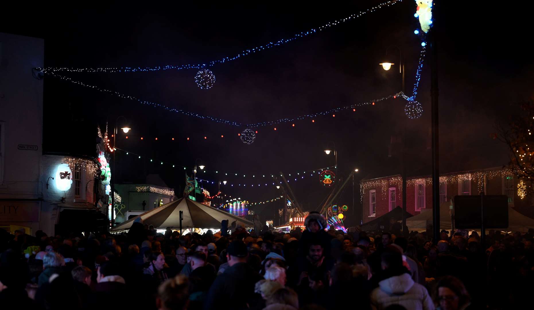 Chatteris Christmas lights switch on