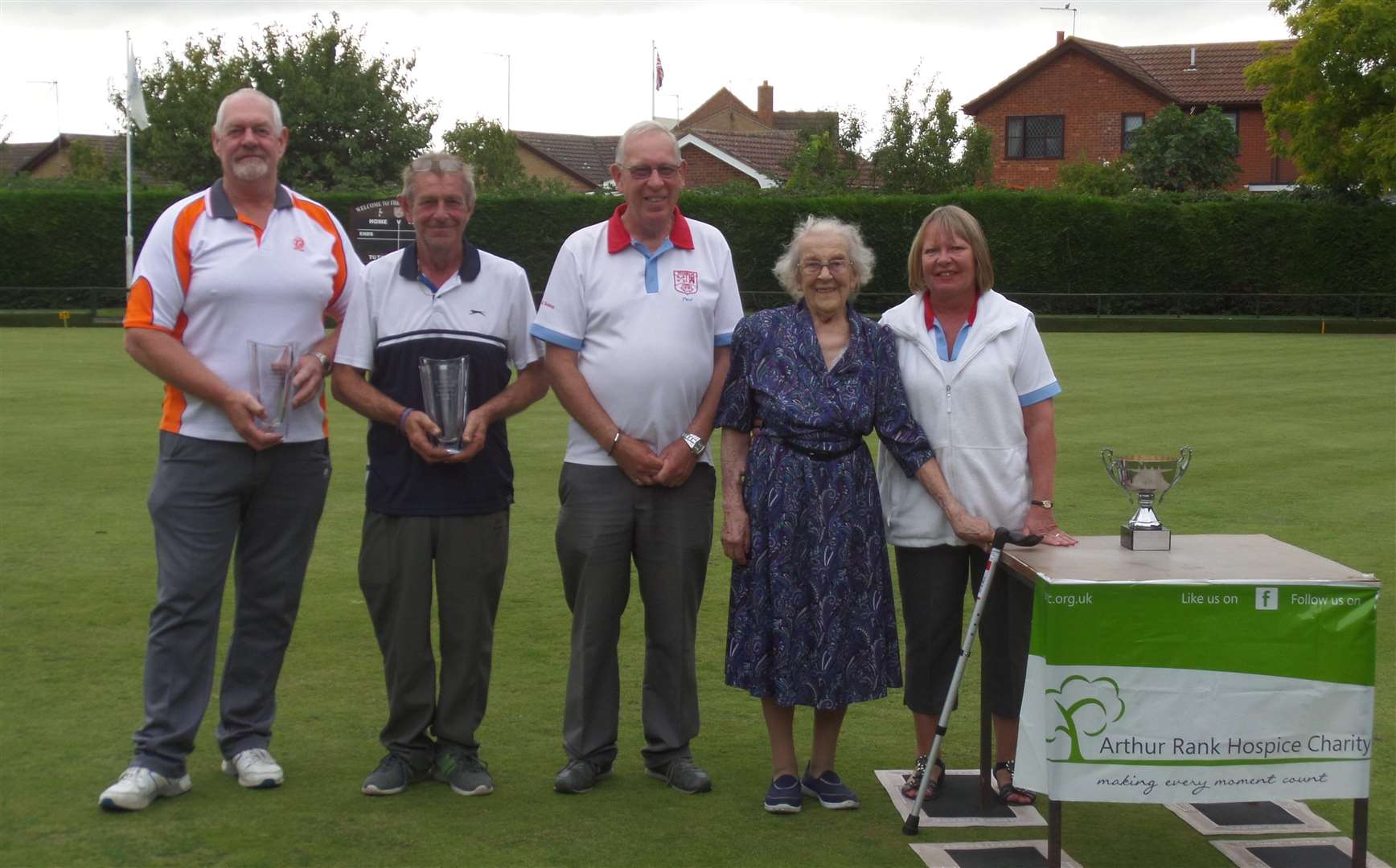 From left: winners Tony Reed and Stuart Woodcock, Paul Bennett (CMB secretary and event organiser), Edna Howard (Les Howard’s widow), Lyn Humphreys (Bridge Insurance Services). (4204595)
