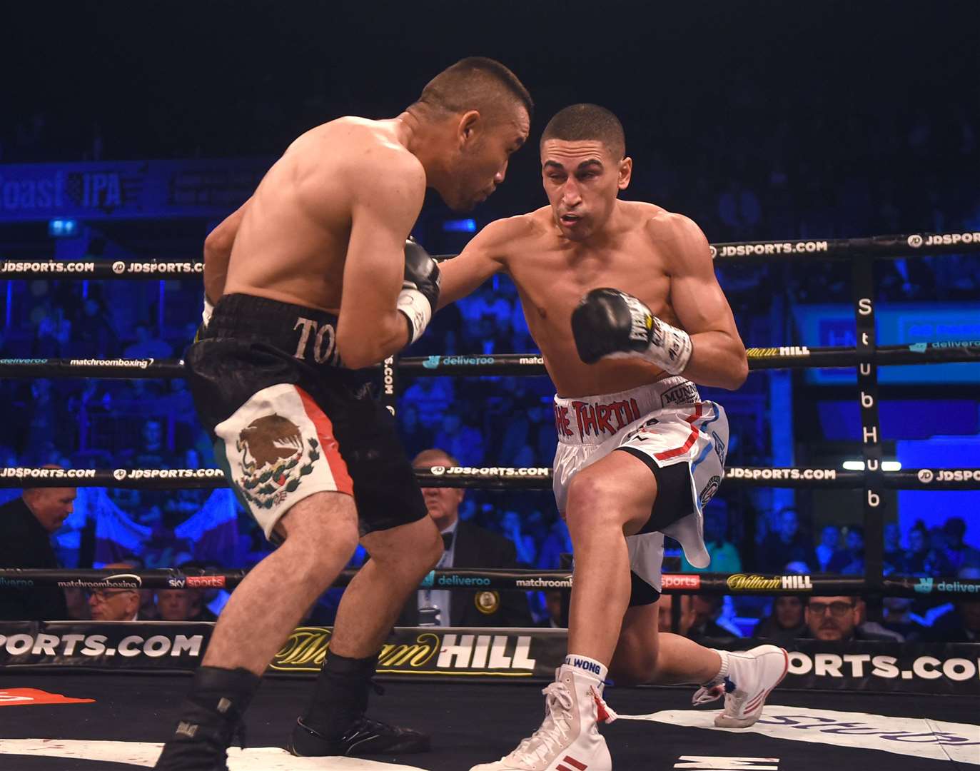 Jordan Gill battling Enrique Tinoco in Nottingham