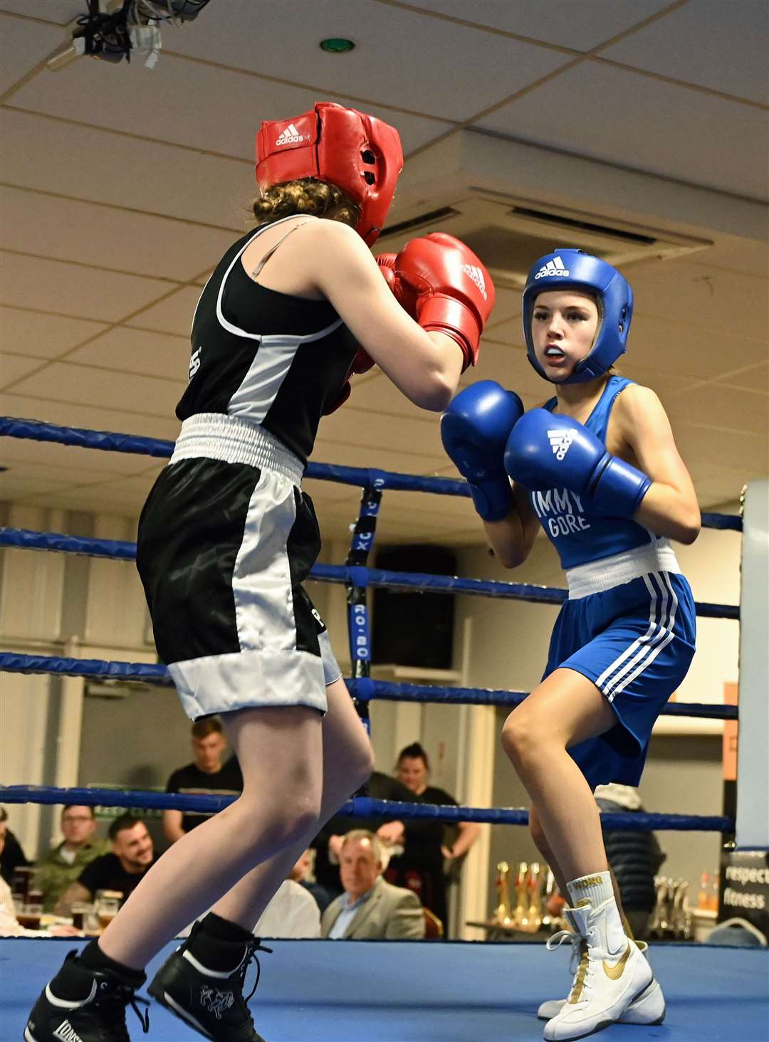 March Boxing Club evening of boxing..Lacie Moulding (red) v Imogen Cave (blue). (55848572)