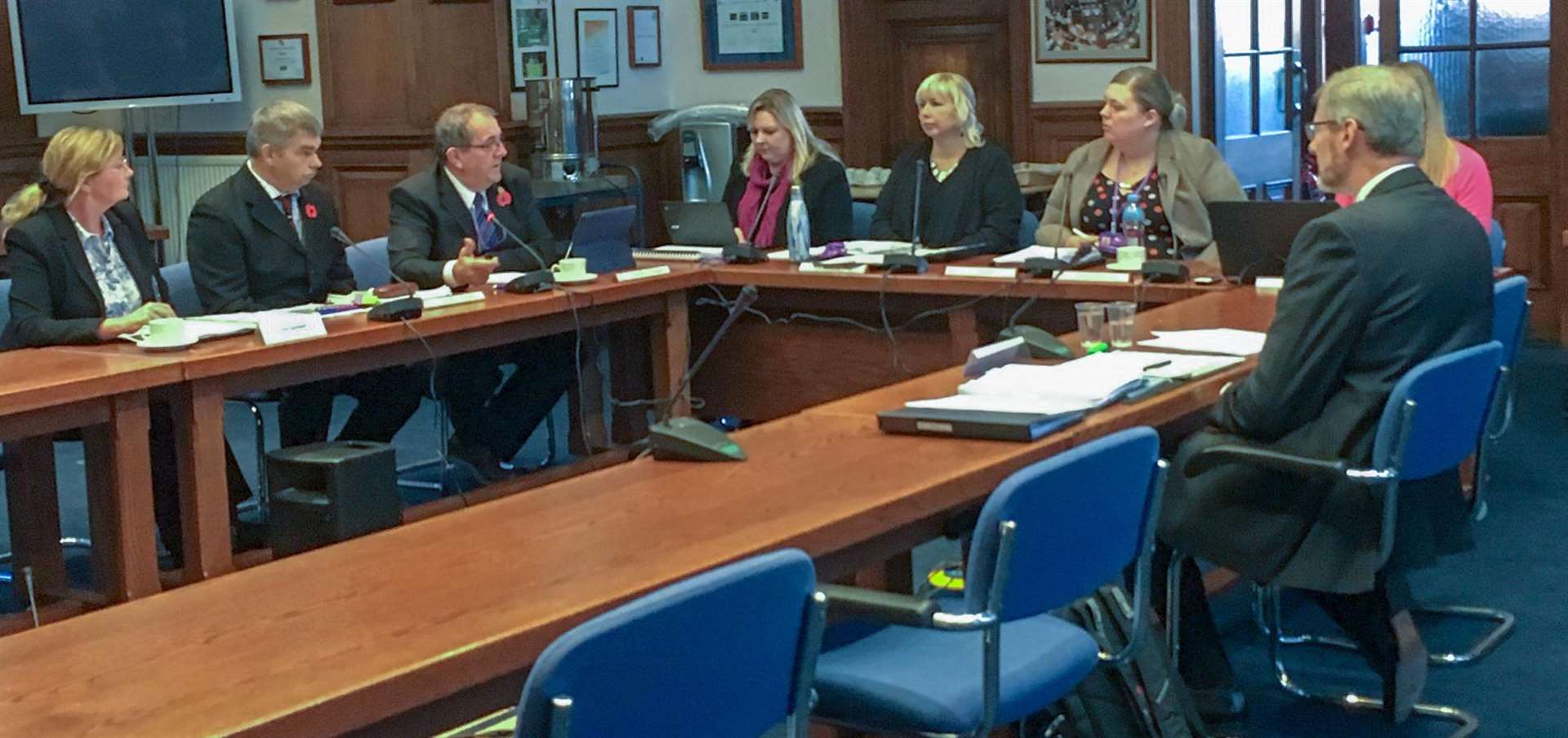 The conduct committee sat for over five hours to hear the case against Councillor Simon King. (5143621)