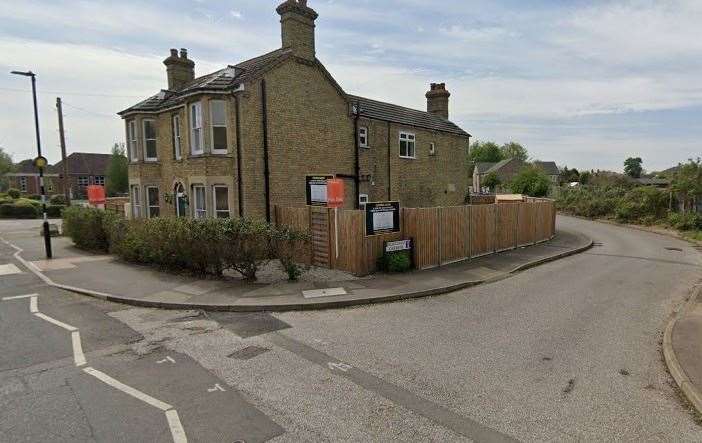 Wenny Road junction with Ellingham Gardens