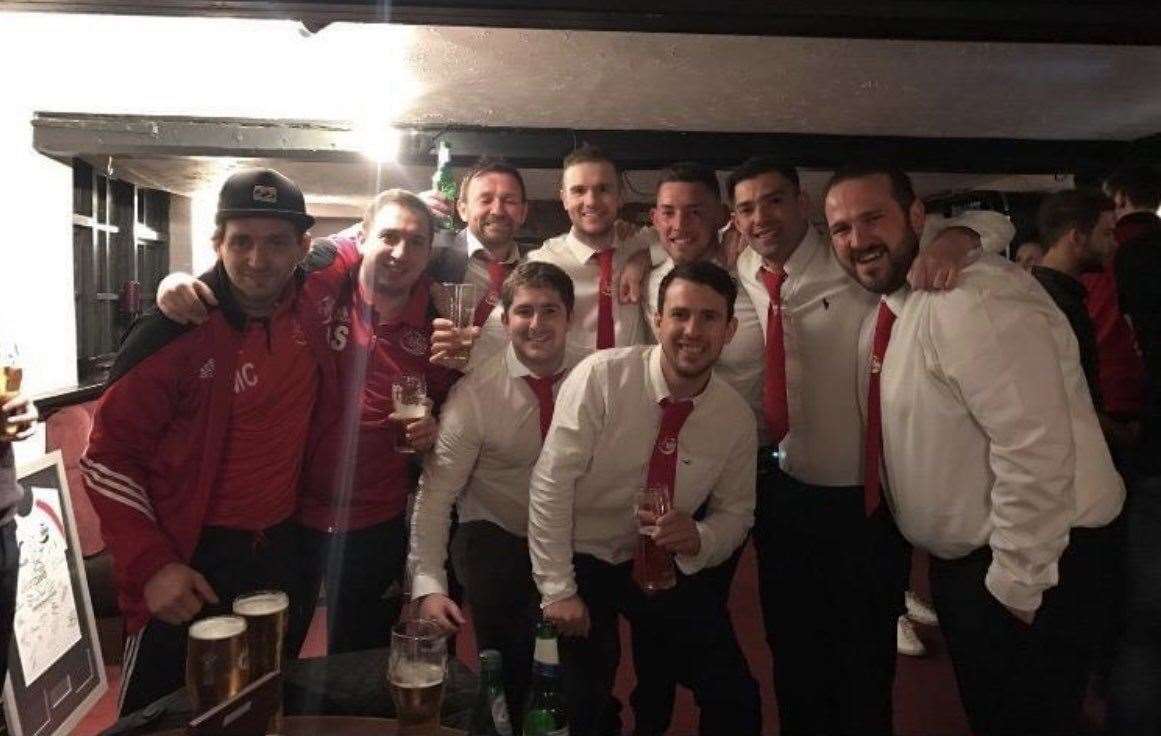 Darren Rawthorn (front) with Tydd teammates (60023767)