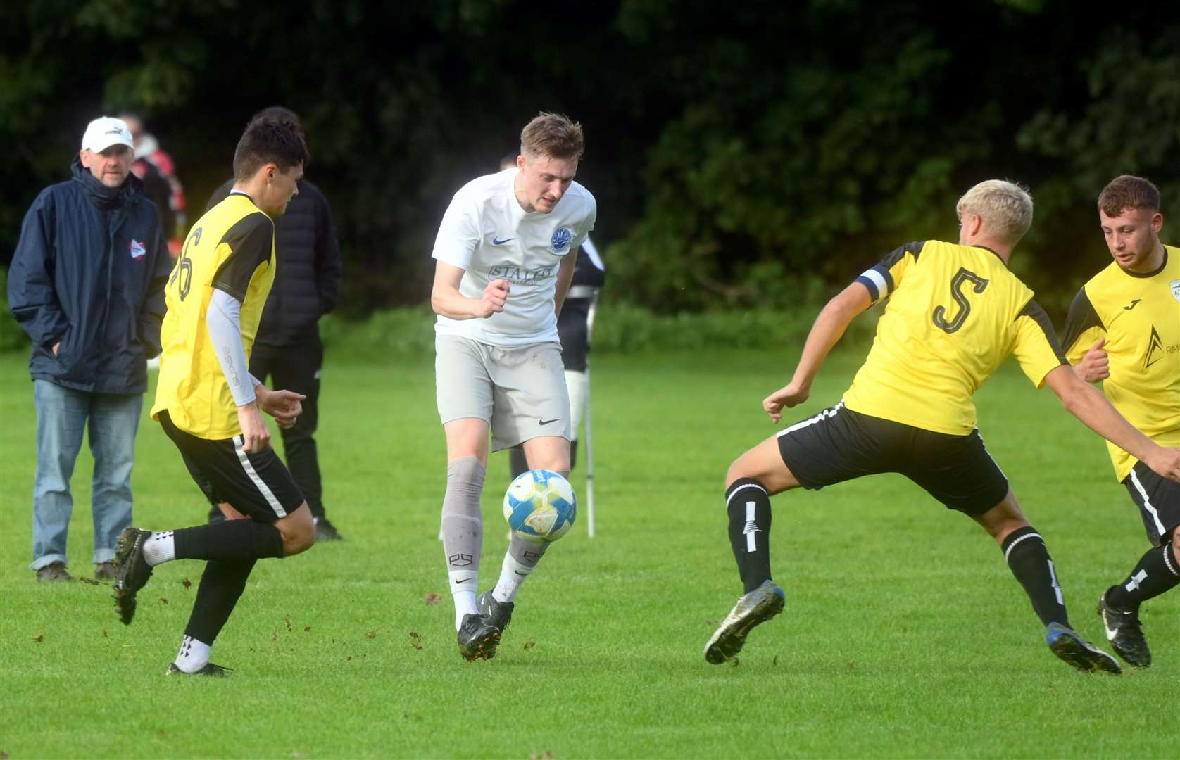 Sutton Bridge United (white) v South Lincolnshire Swifts