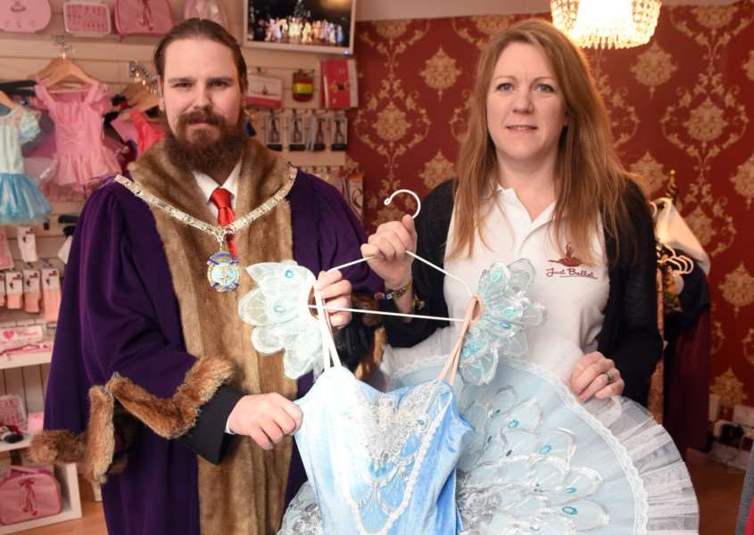 Official opening of Just Ballet, Hill Street, Wisbech.'Gary Tibbs (Deputy Mayor) and Sheila Beelam ANL-151123-085112009