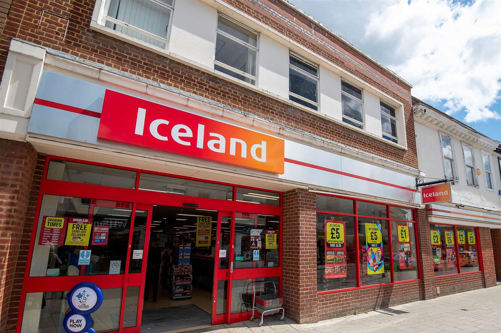 Iceland’s card helps you put money aside for the weekly shop