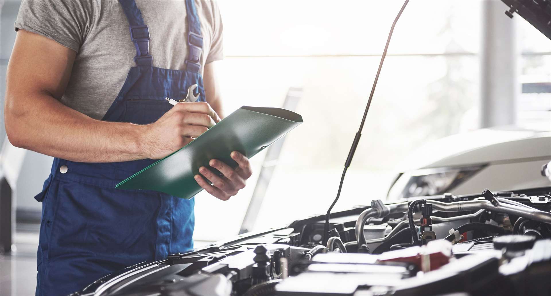 Another possible cause is whether headlights are badly aligned. Image: iStock.