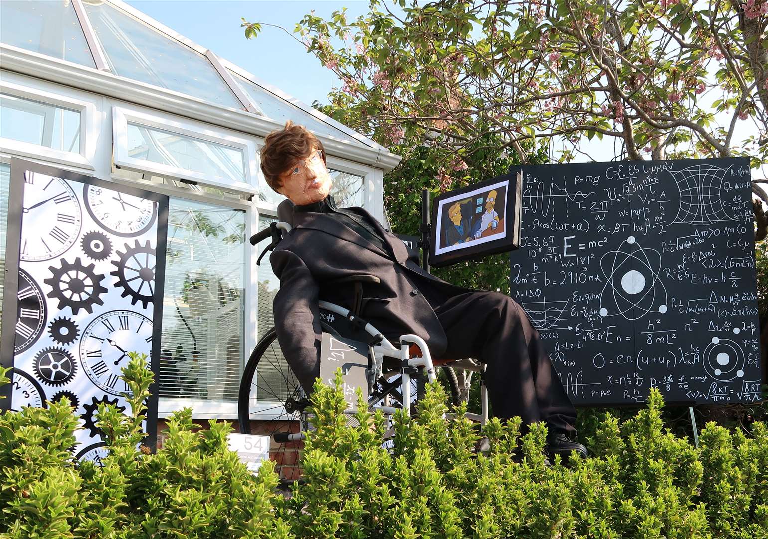 Professor Stephen Hawking scarecrow (Richard Hawkins/Urchfont Scarecrow Festival Charity/PA)