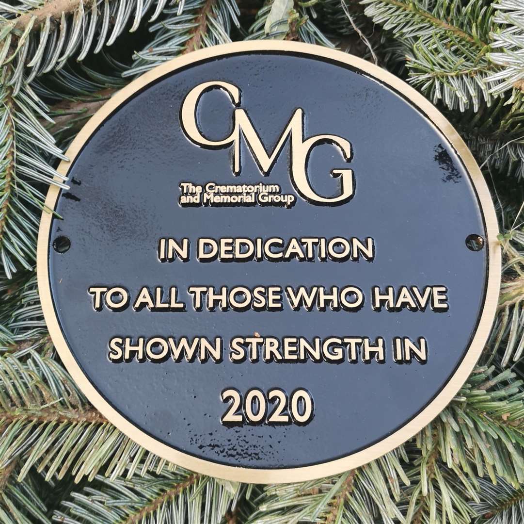 The plaque commemorating those who have 'shown strength' in 2020. (43524536)