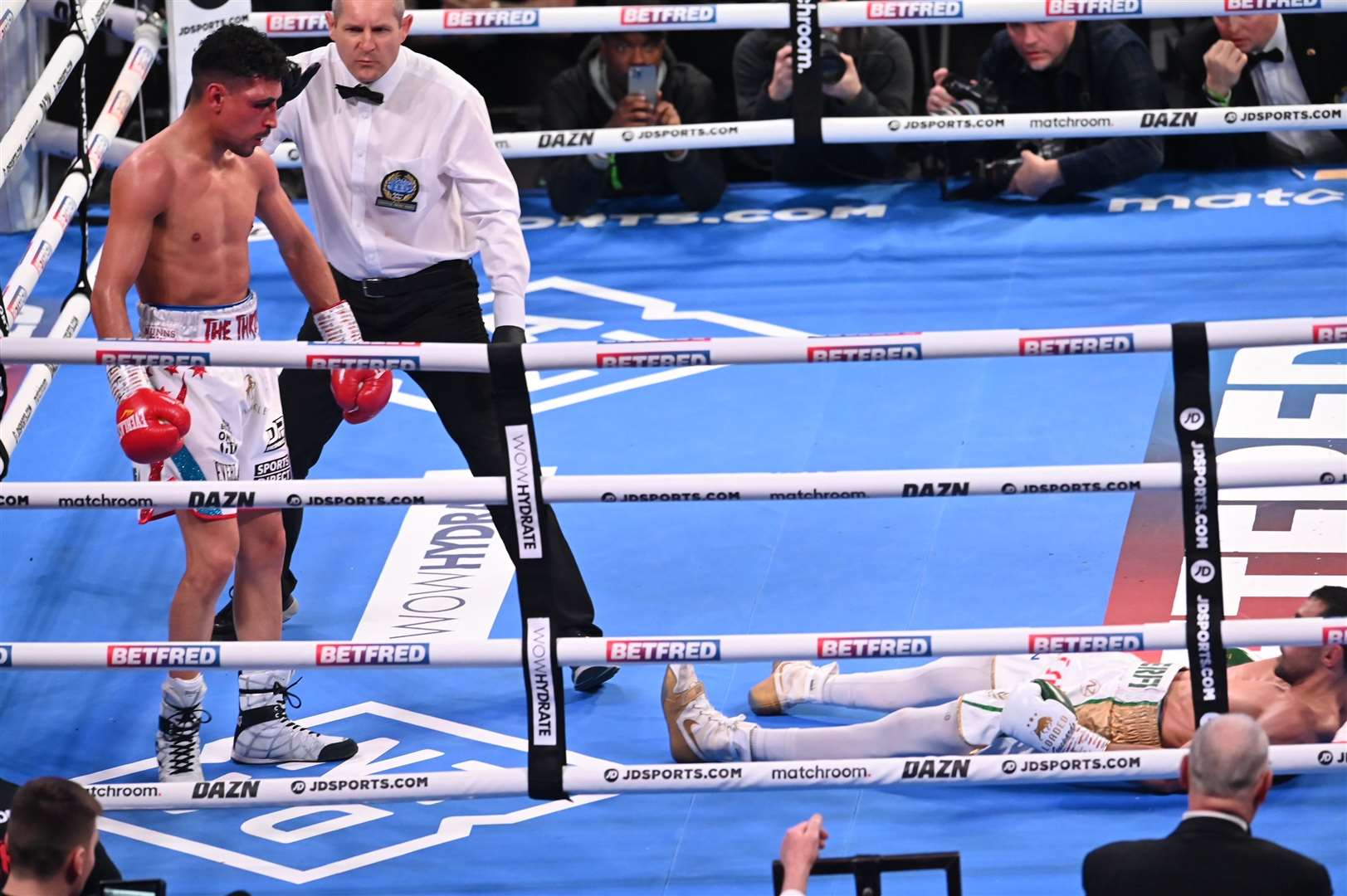 Jordan Gill looks on after his winning punch (55140197)