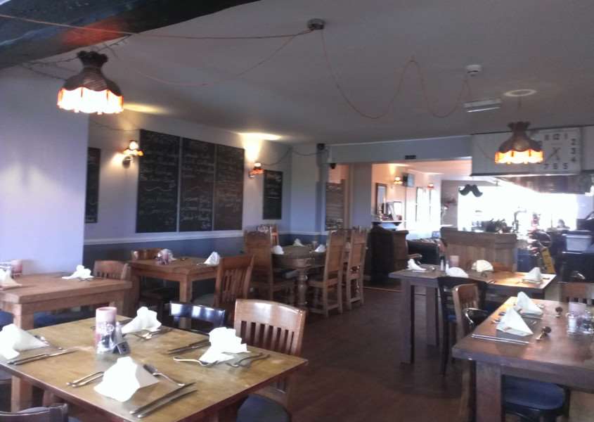 Brad Barnes dines at The Dog In A Doublet