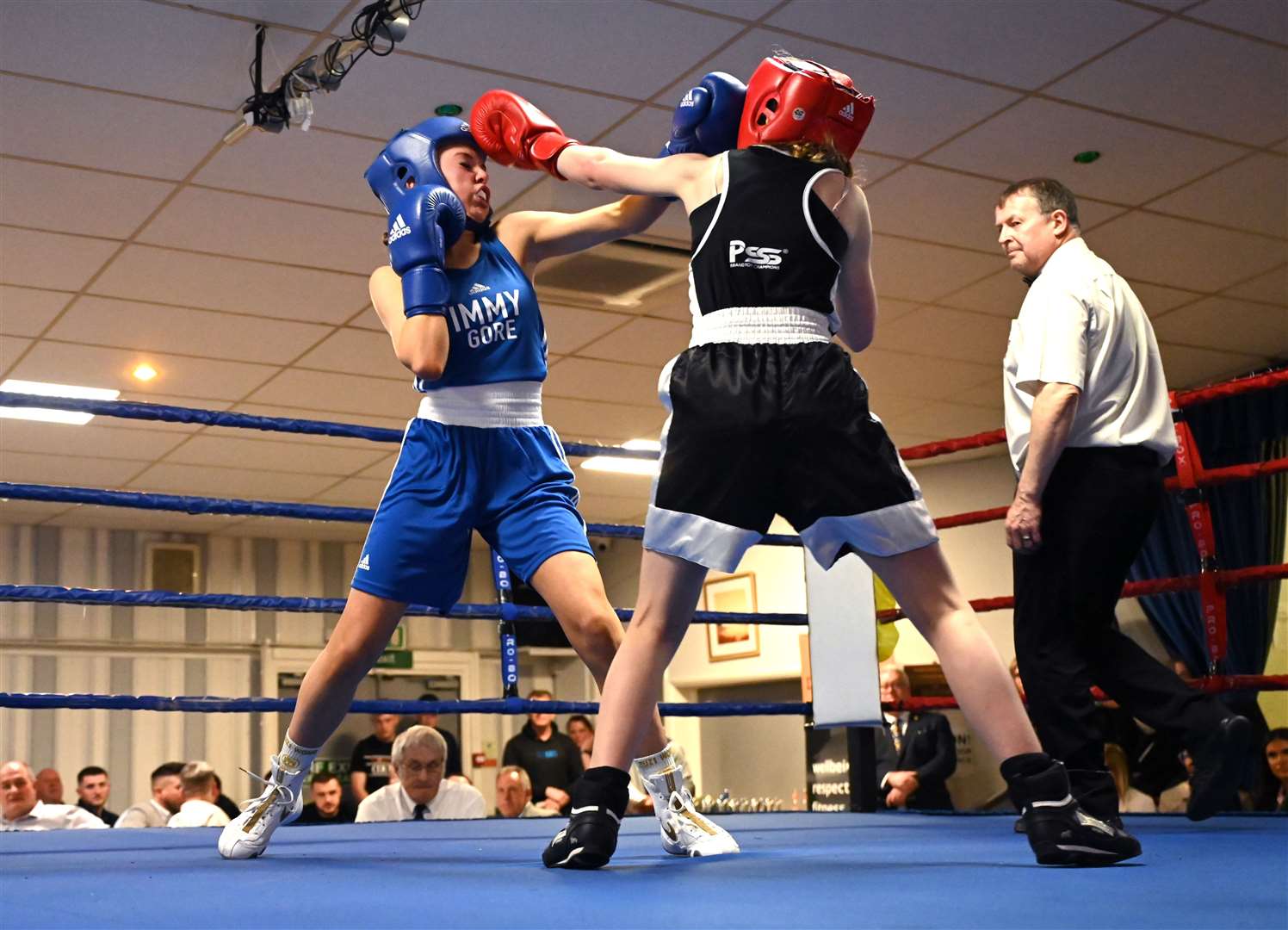 March Boxing Club evening of boxing..Lacie Moulding (red) v Imogen Cave (blue). (55848576)