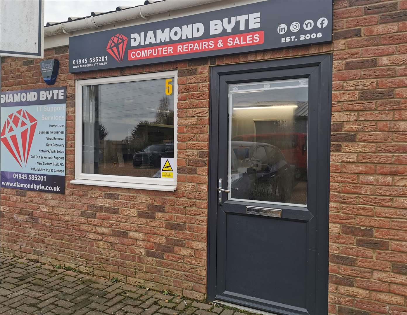 Diamond Byte shop front at new premises at Bambers Retail Park