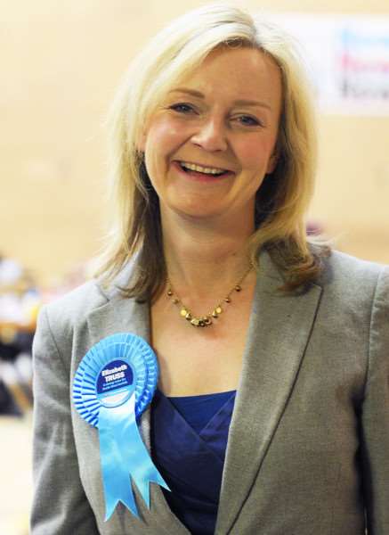 Election Count gets underway at Lynnsport King's Lynn'Elizabeth Truss ANL-150805-111416009