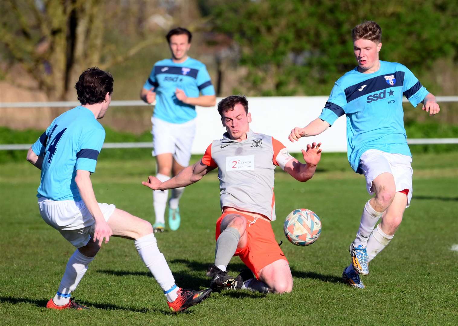 Parson Drove (grey and orange) v Holland (blue).