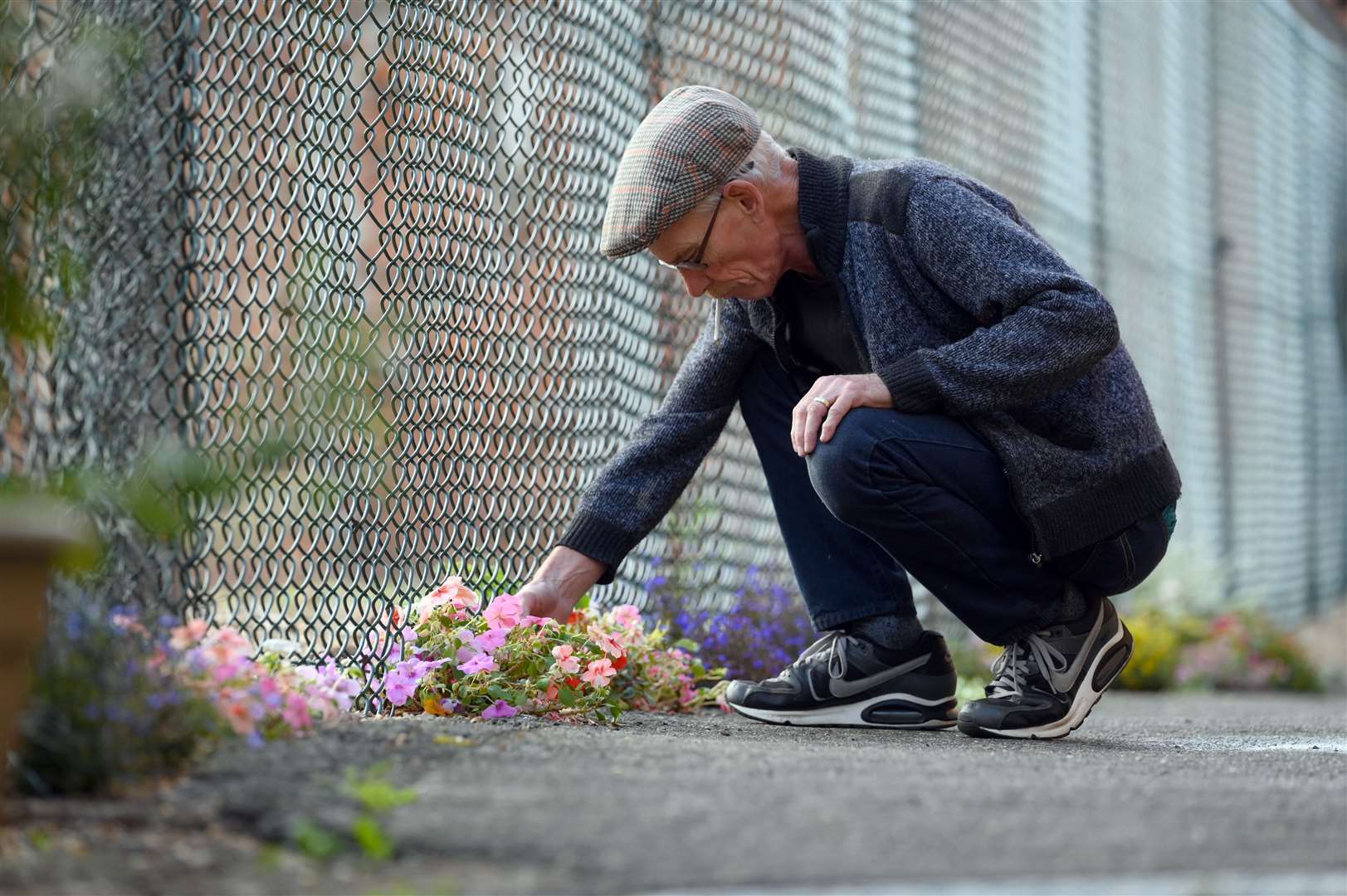 George Rowlett who has decotated Ghost Passage in Wisbech with flowers. (59199261)