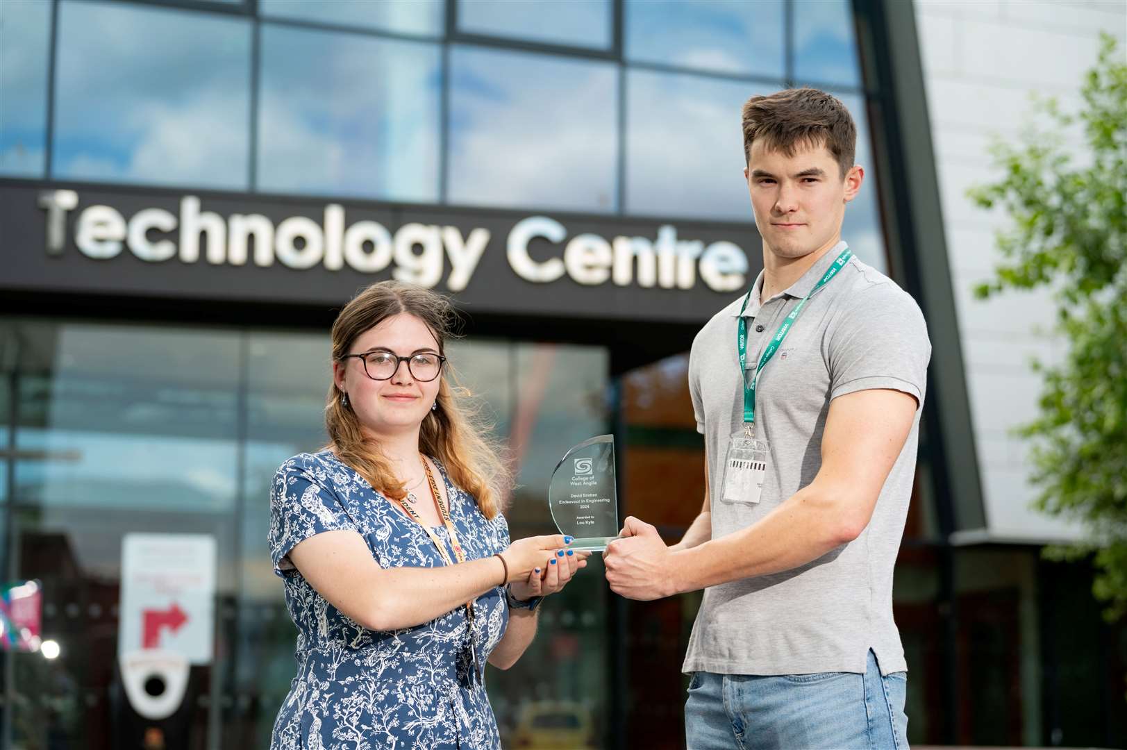 CWA student, Lou Kyle, is presented with the David Bretten Endeavour in Engineering by Callum McDermid.