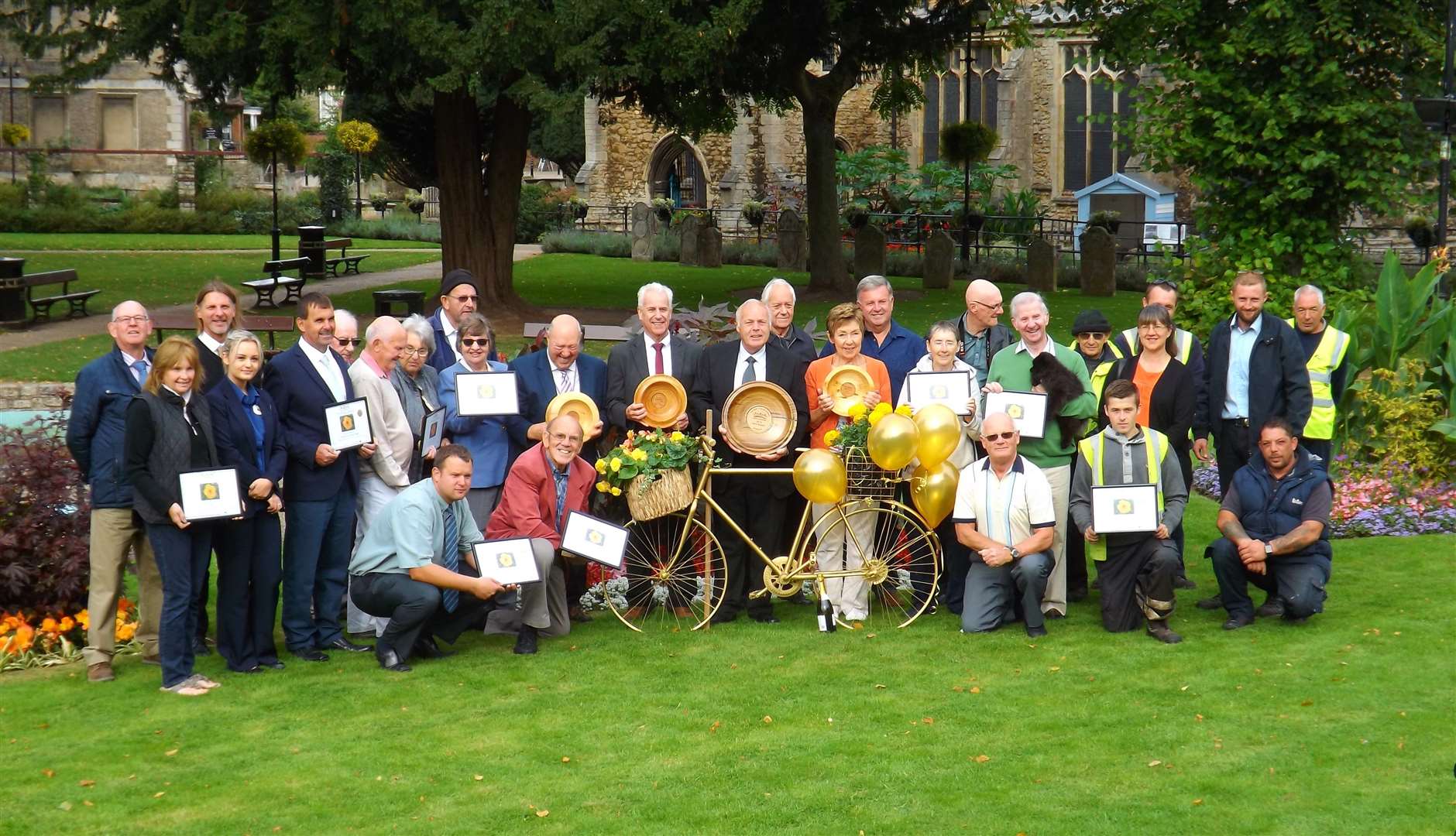 Members of the Wisbech In Bloom group celebrate the town's triumph as best overall entry in this year's Anglia In Bloom competition (33106533)