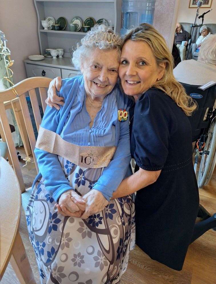 Elsie Griggs and care home owner Debbie Richardson