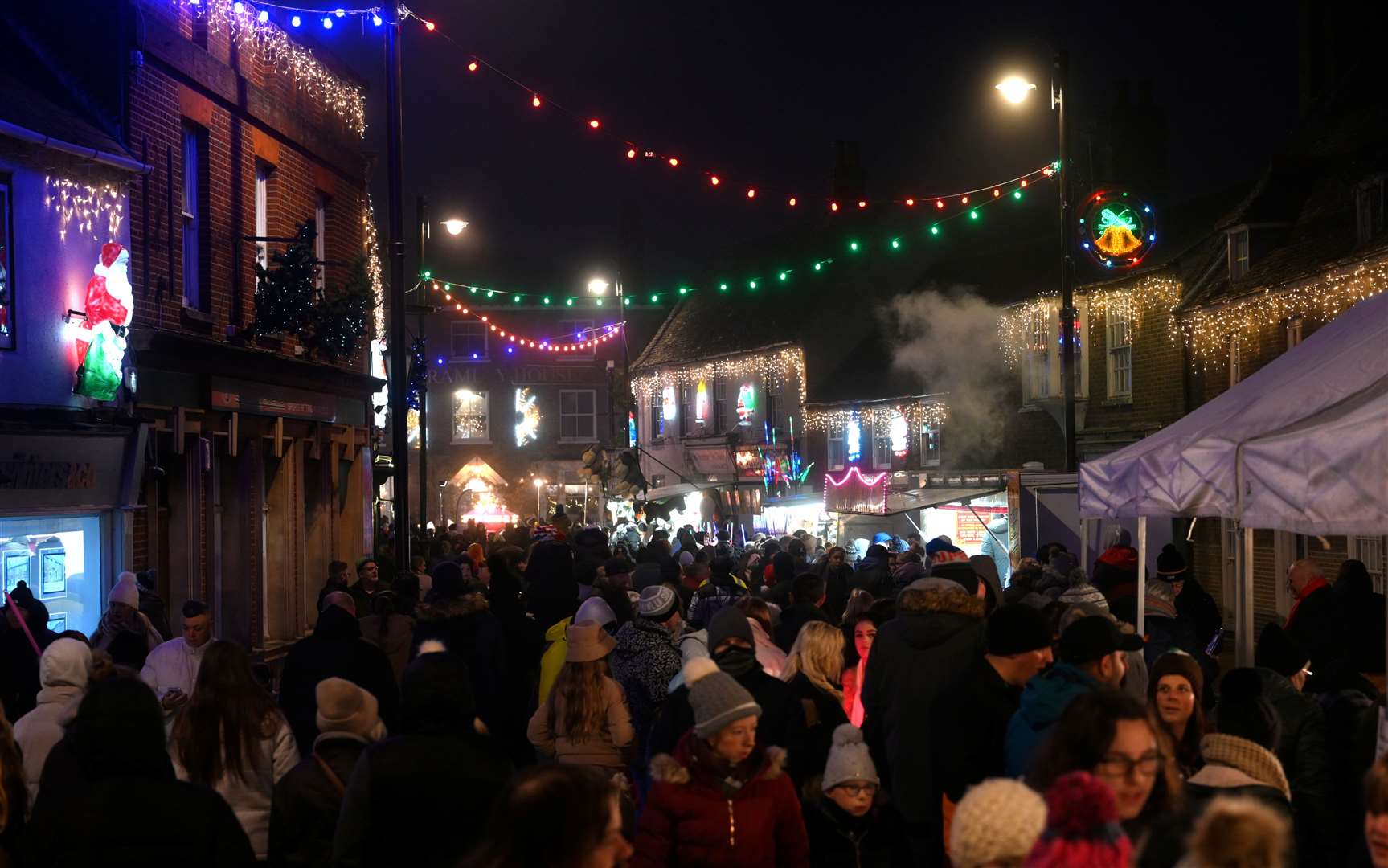 Chatteris Christmas lights switch on