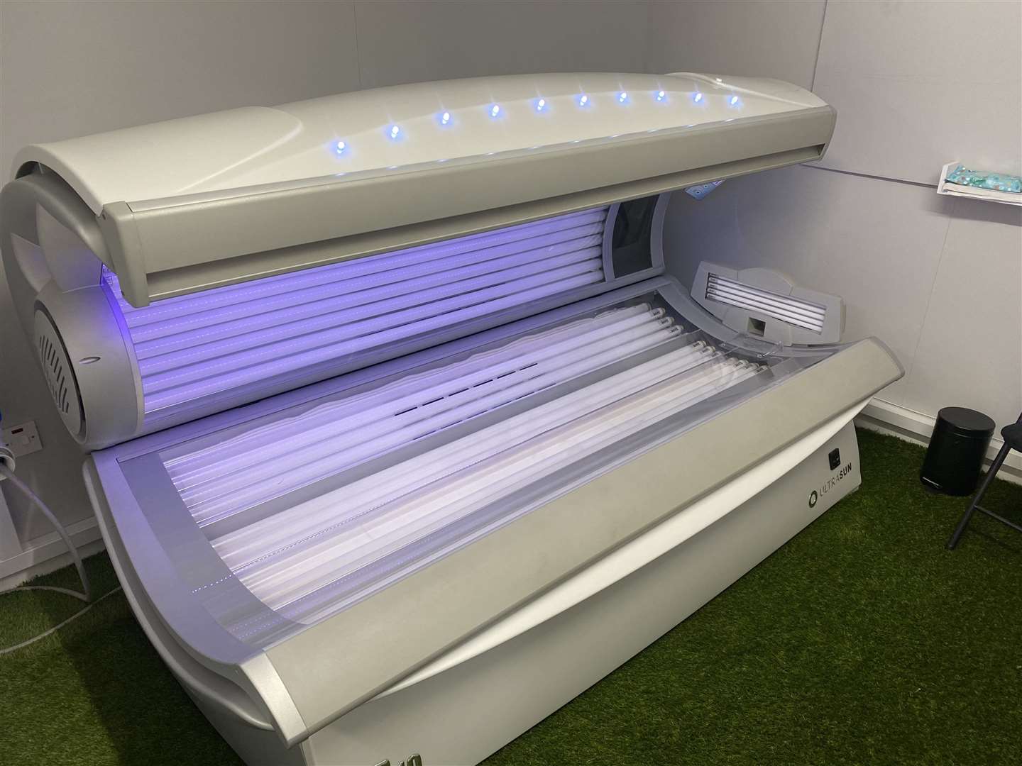New tanning studio