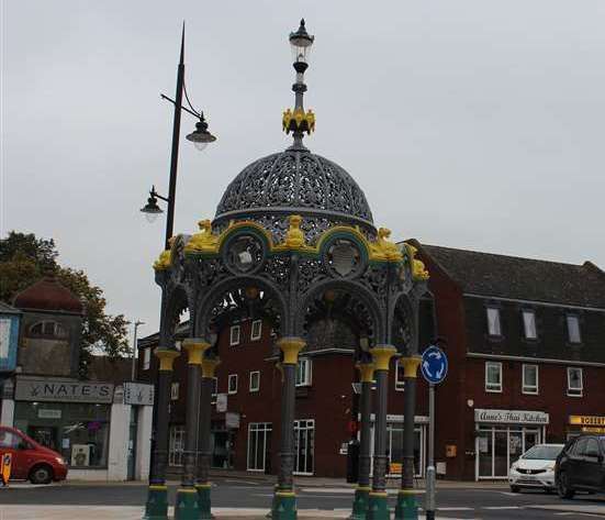 There was a discussion about returning the centrepiece to its original location at the centre of March Fountain following both its and the Fountain's renovations, but it was thought too risky in case of vandalism