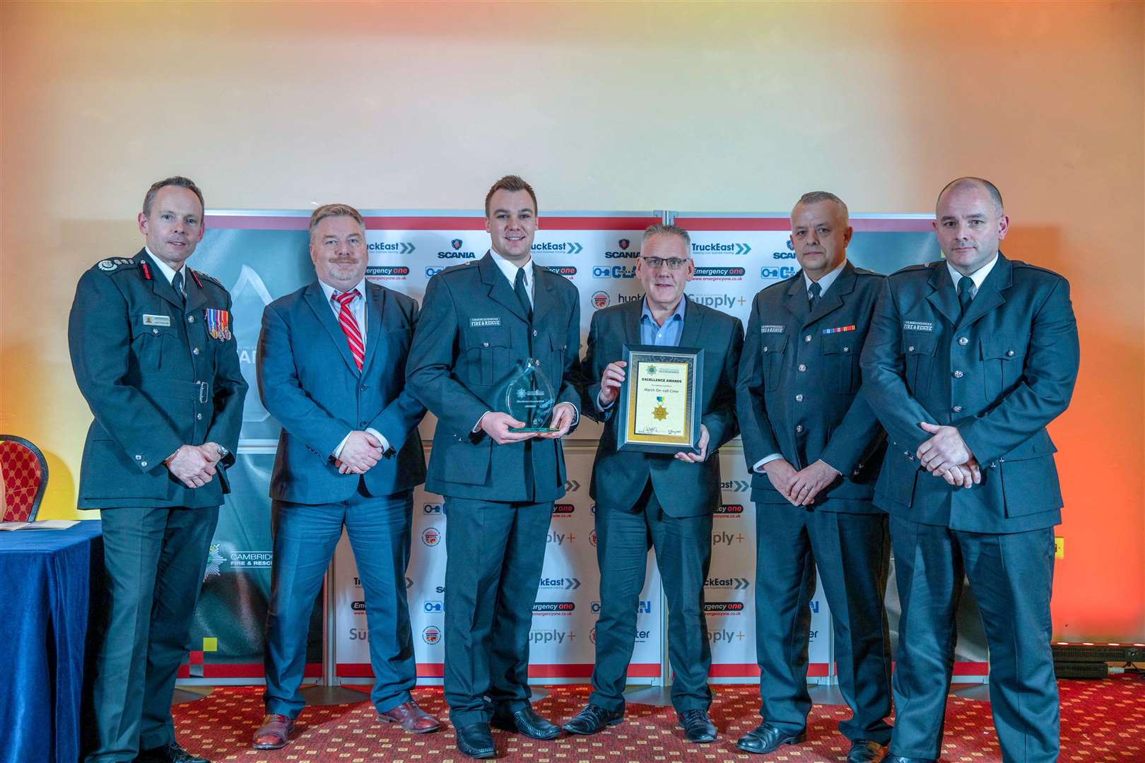 March on-call crew receive their Excellence Award. (6784131)
