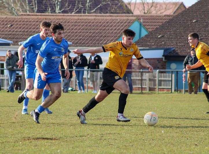 Sam Green on the ball. Picture Amber Kent