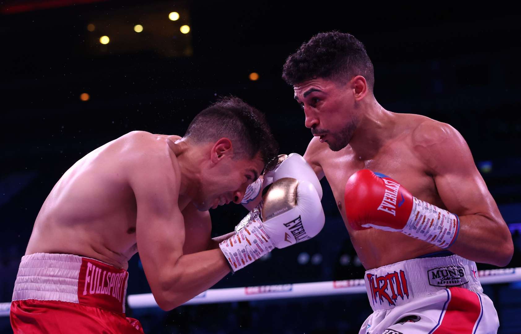 Jordan Gill vs Alan Isaias Luques Castillo. Photo: Mark Robinson (Matchroom Boxing)