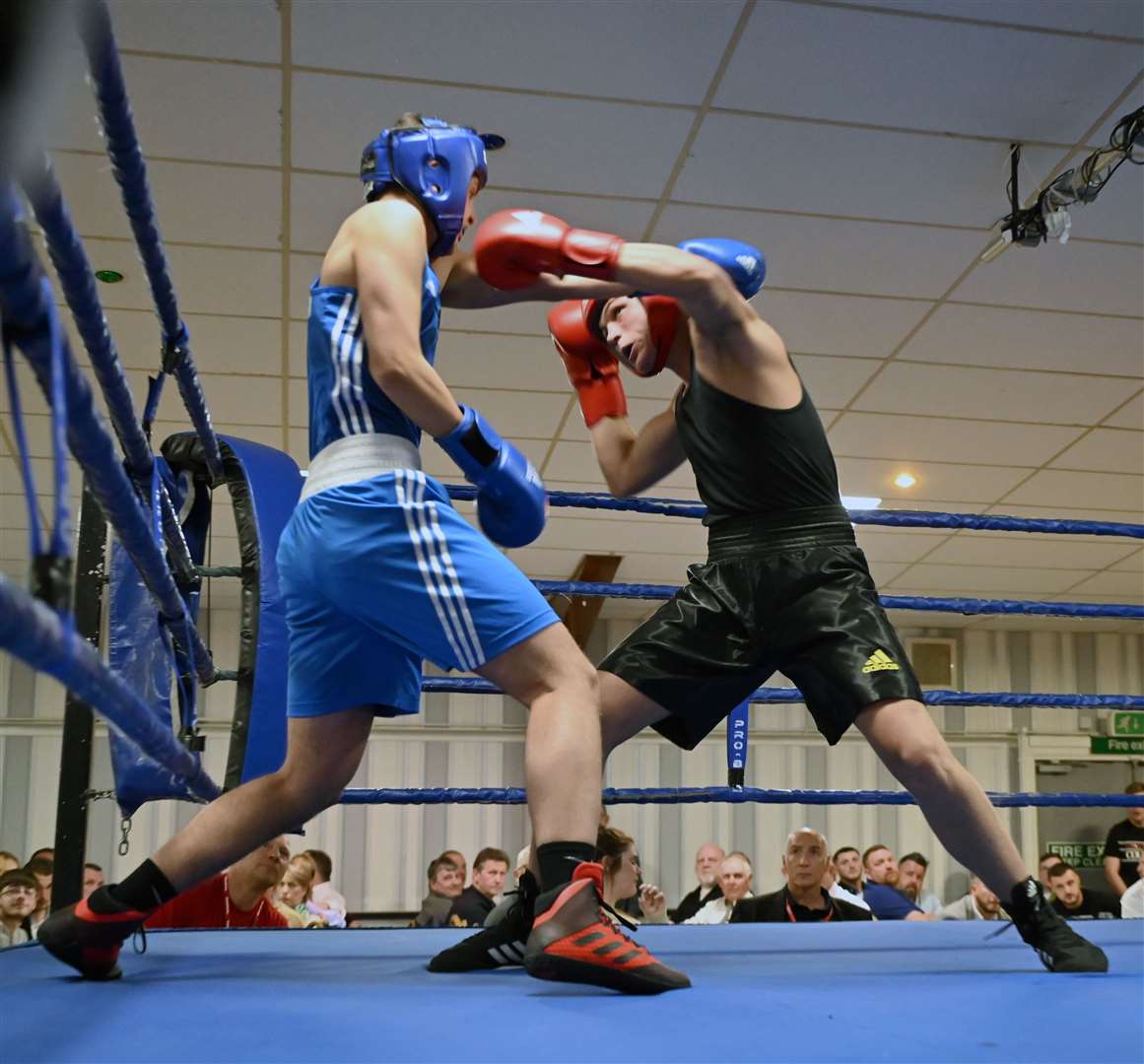 March Boxing Club evening of boxing..Harley Burrows (red) v Tyler Stapley (blue). (55848586)