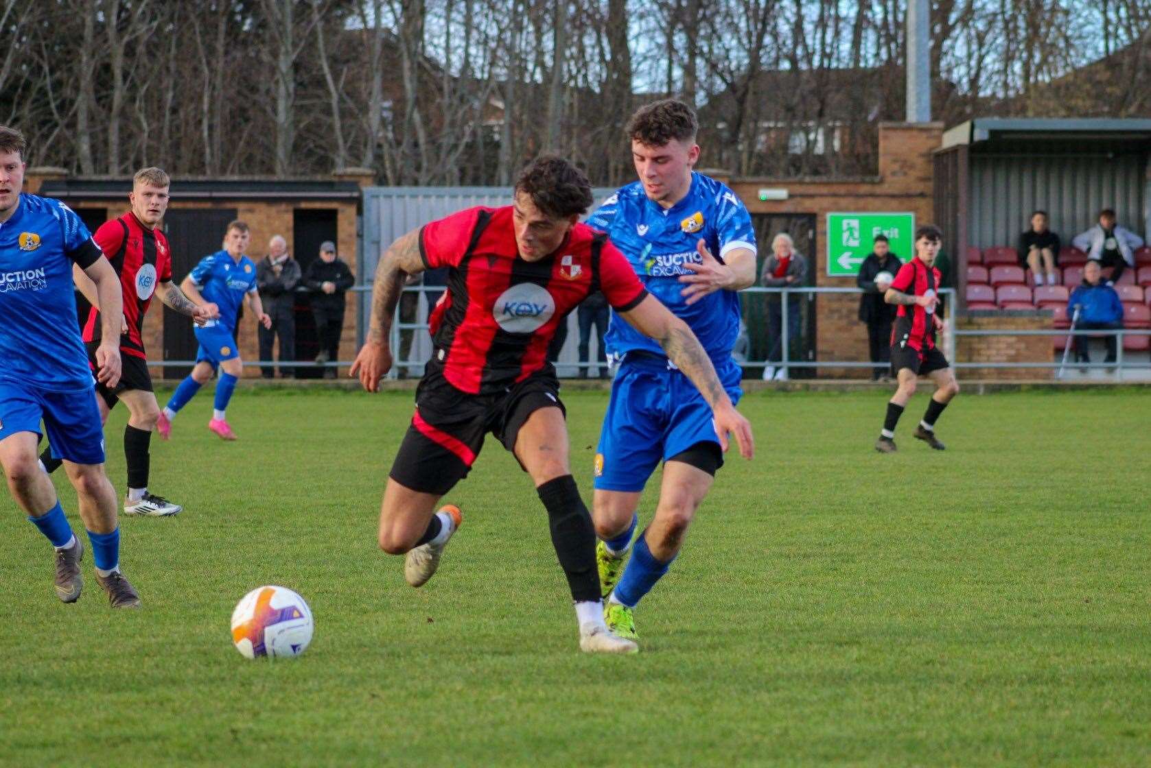 Harry Biggs battles for possession. Pictures: Amber Kent