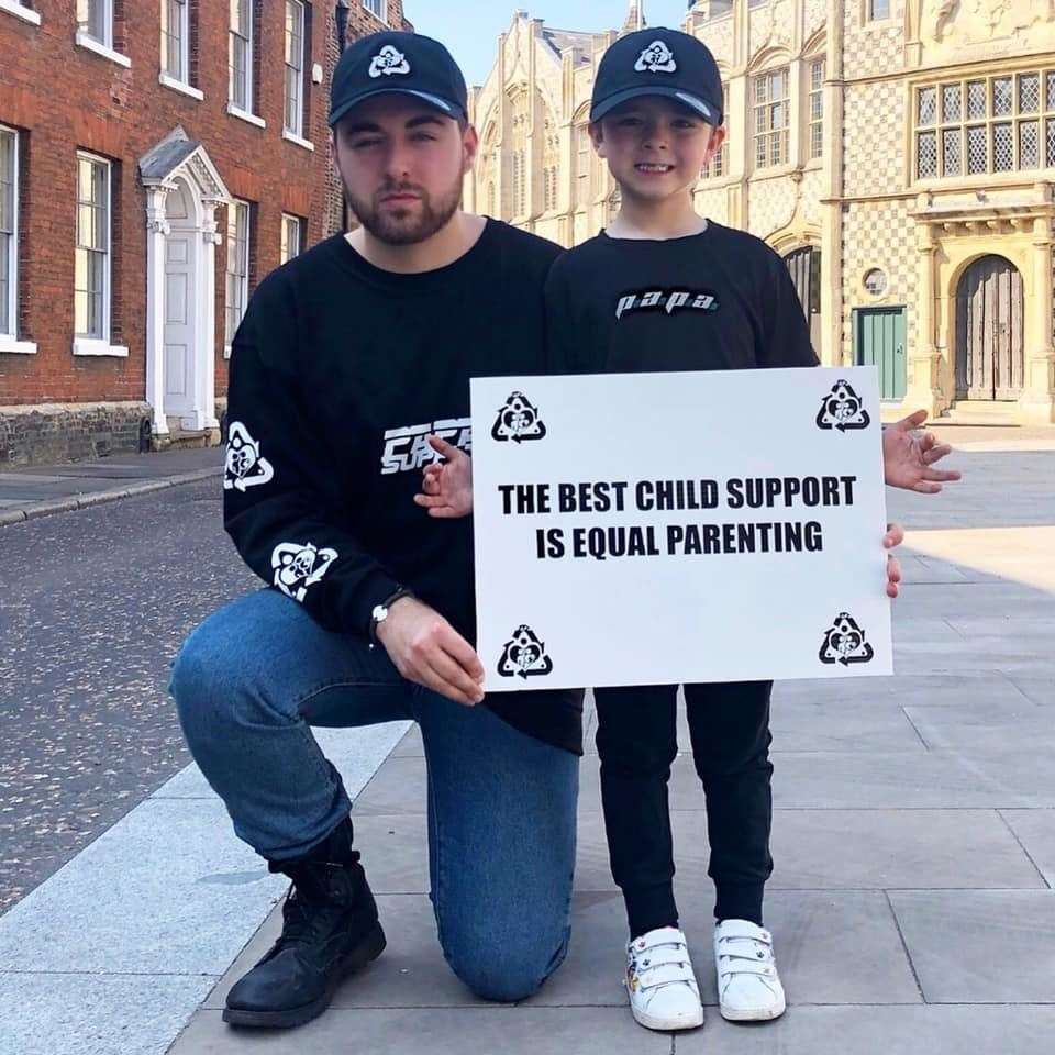 Simon Cobb with his son Arlo. (55594001)