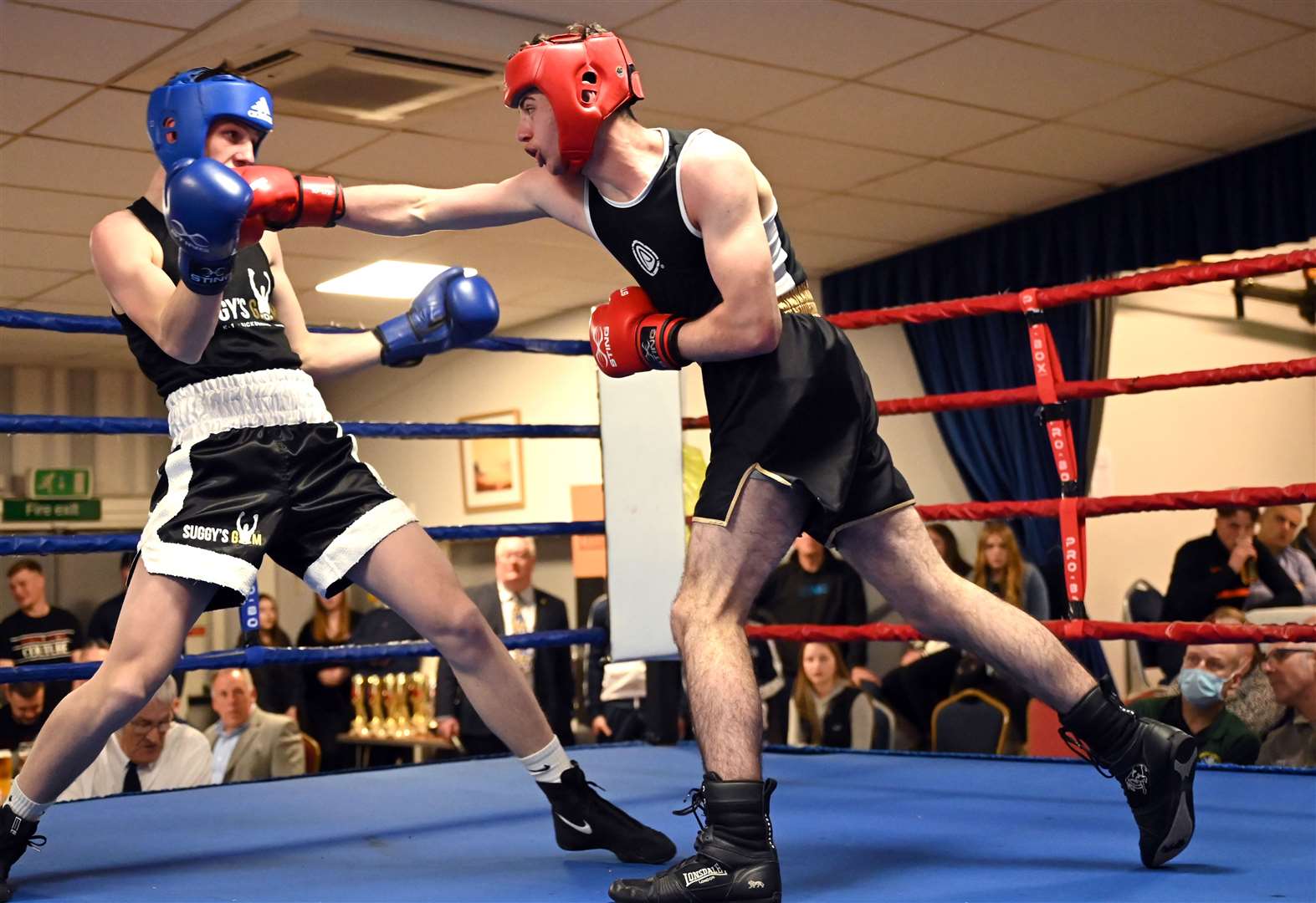 March Boxing Club evening of boxing..Josh Moulding (red) v Harrison Dickson. (55848613)