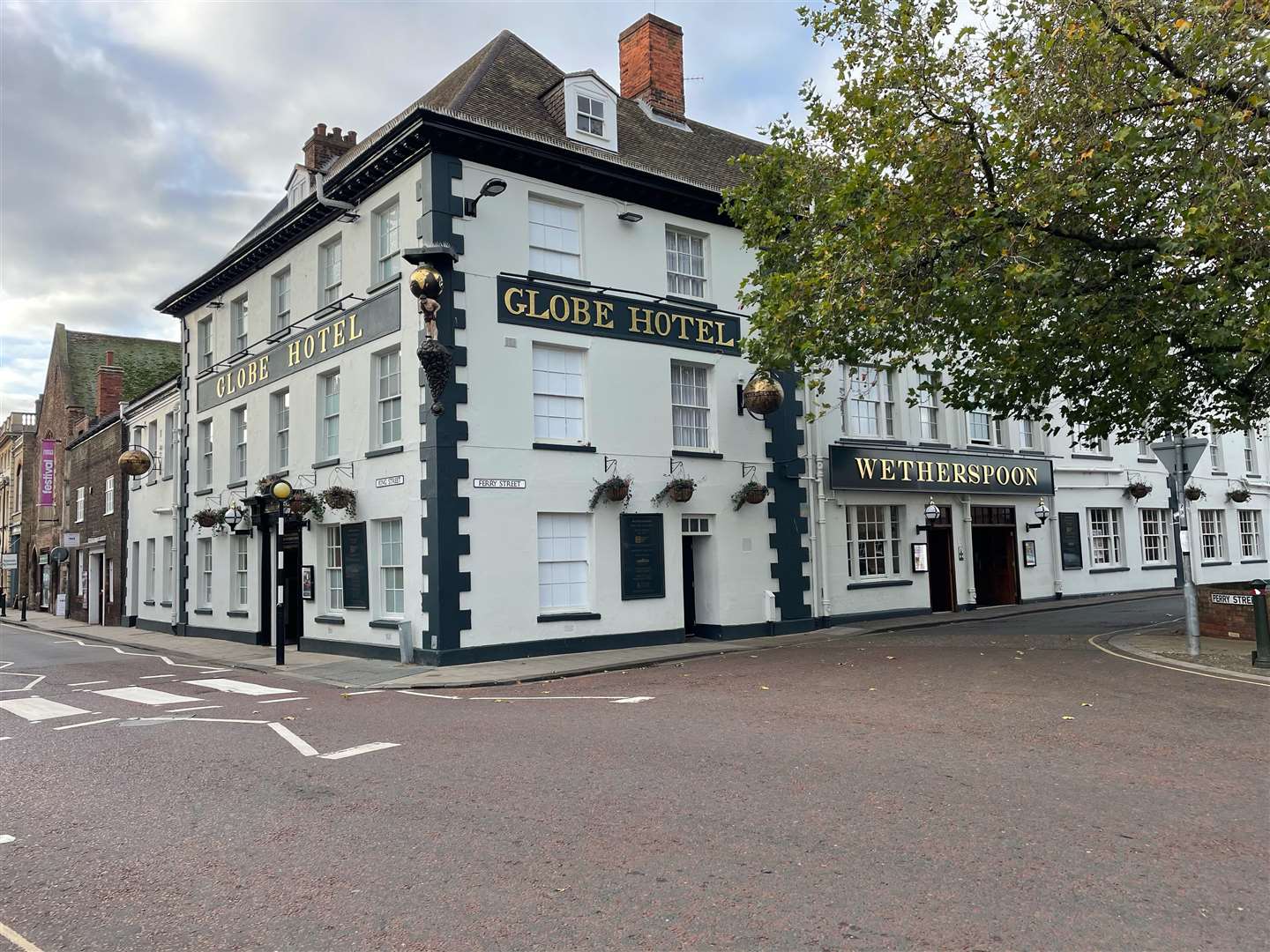 The Wetherspoons pub and the Globe Hotel in Lynn is where the incident took place