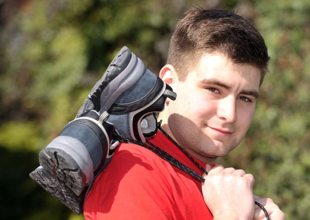 Jacob Troughton is walking Pedders way for the Billy Lee fund ANL-151204-175345009