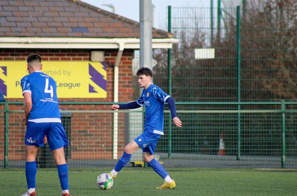Star man Adam Brumby on the ball. Picture: Amber Kent