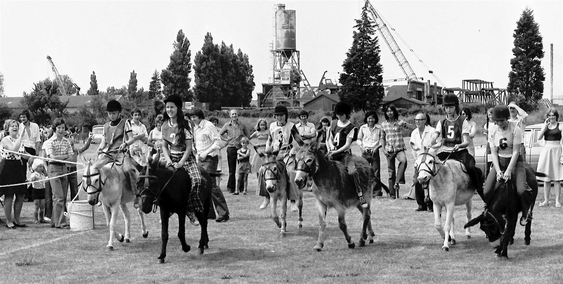 The Donkey Derby takes place in 1976 in one Norfolk town